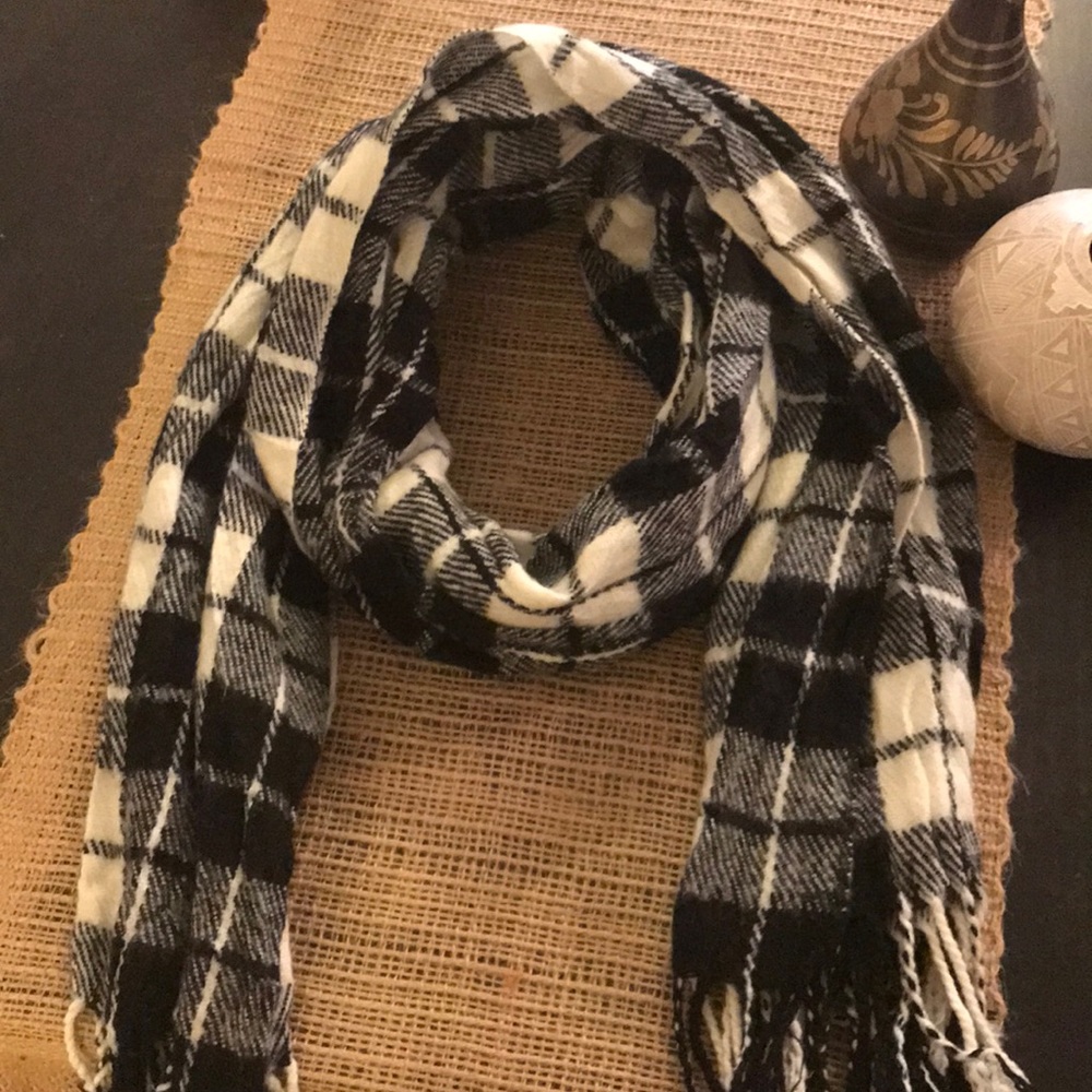 Black & White Garage Scarf.